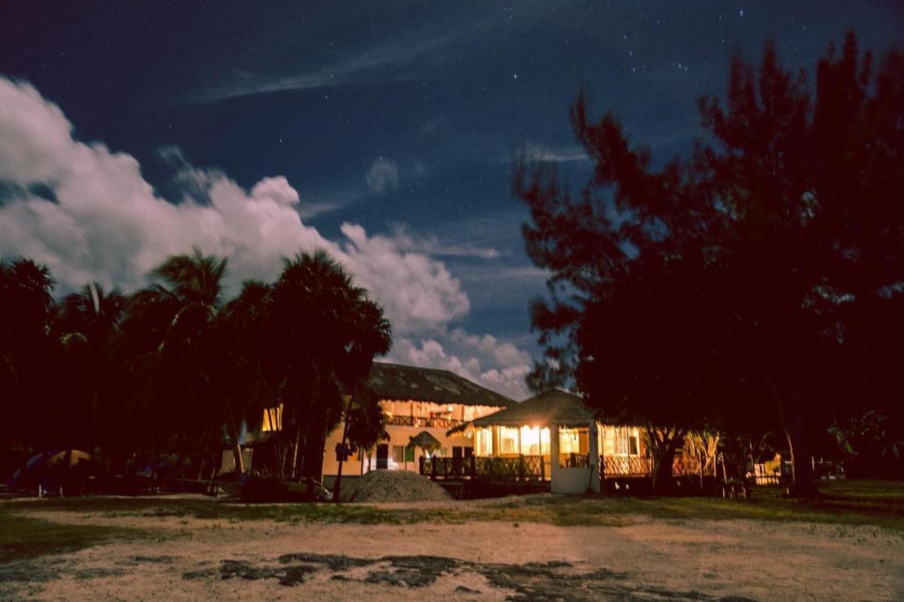 Ikarus Costa Mujeres Eco Lodge Sunset View Cancún Exteriör bild