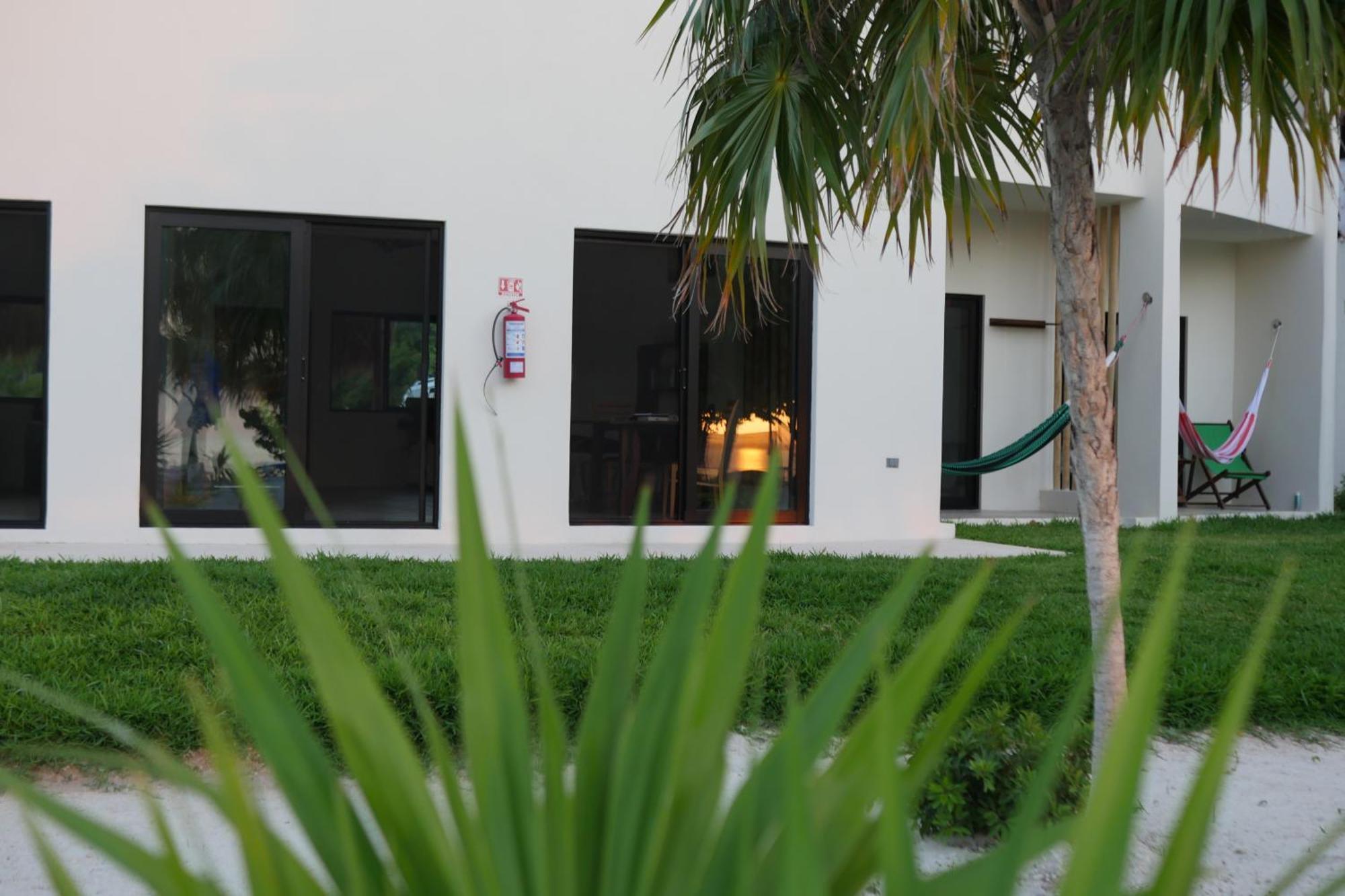 Ikarus Costa Mujeres Eco Lodge Sunset View Cancún Exteriör bild